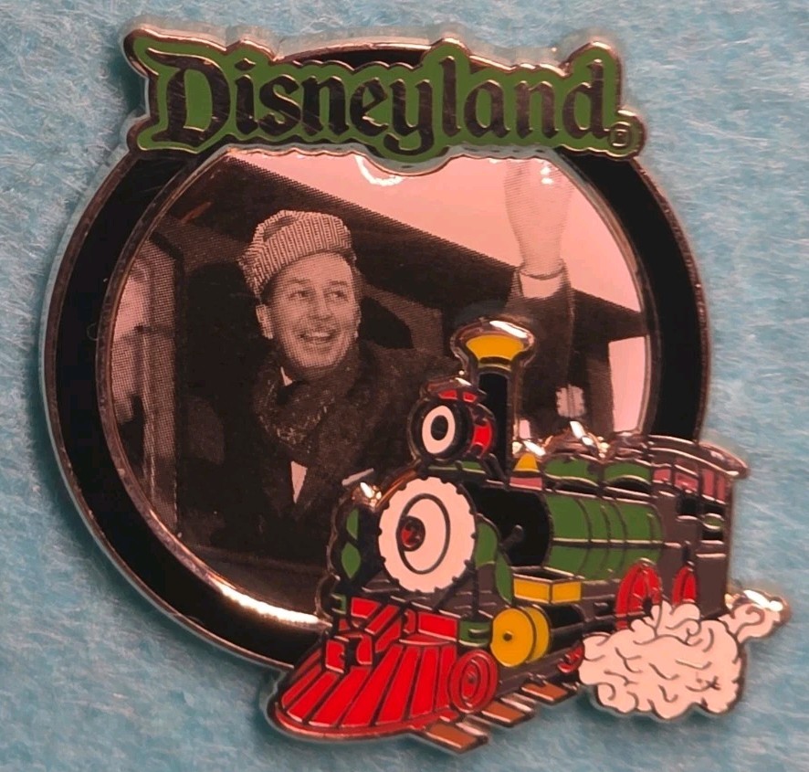DLR Walt Disney Train Disney Heritage Collection Annual Passholder Pin 67835