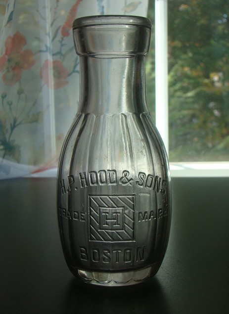 Antique ca. 1900 H.P. HOOD & SONS BOSTON 16 Sided Early Bowling Pin Milk Bottle Antique ca. 1900 H.P. HOOD & SONS BOSTON 16 Sided Early Bowling Pin Milk Bottle
