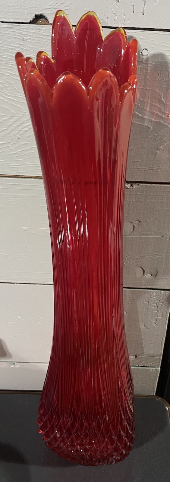 Beautiful Vtg 24-3/4”L.E. Smith Red Amberina Art Glass Vase “Diamond Butt” Read