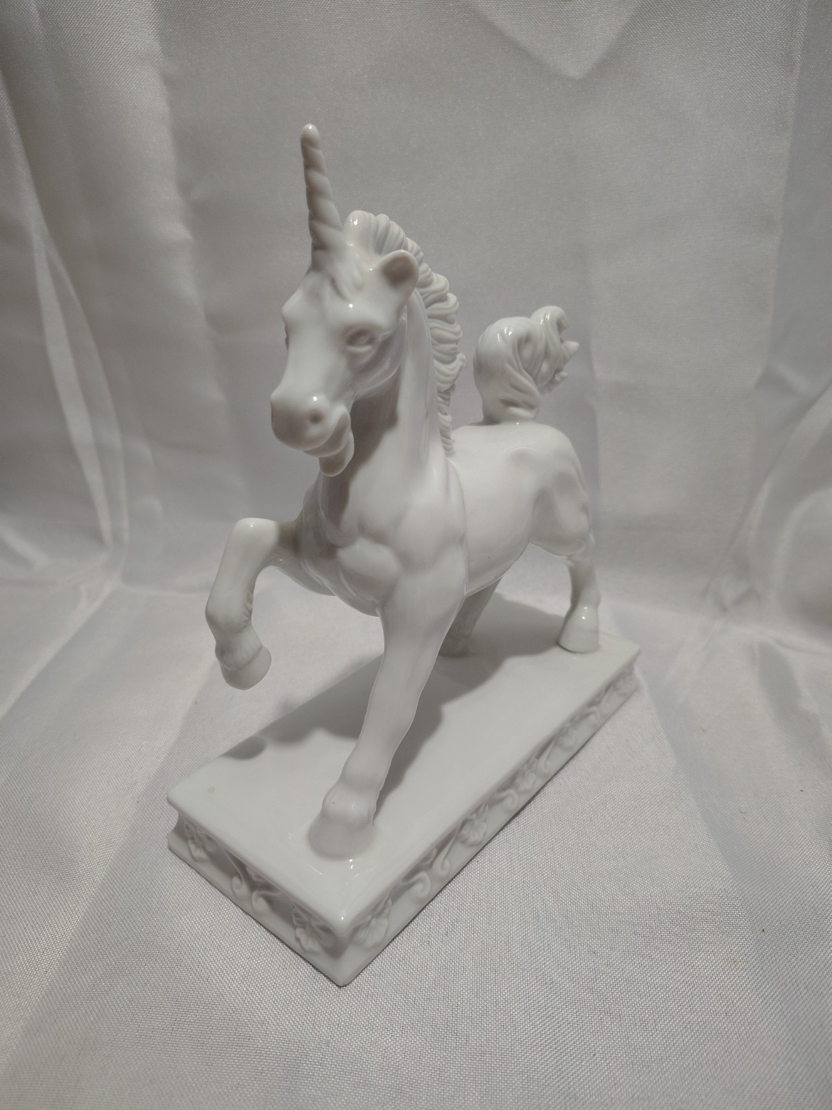 Vintage Otagiri White Polished Porcelain 7.5\