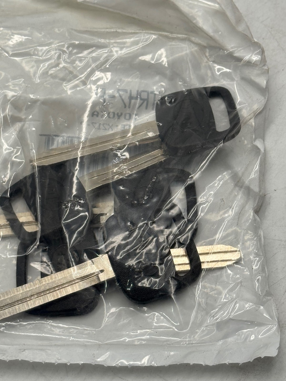 Toyota Key Blank TR47-P Uncut Keys Black Head Replacement OEM Ref X217-P 5PK Toyota Key Blank TR47-P Uncut Keys Black Head Replacement OEM Ref X217-P 5PK