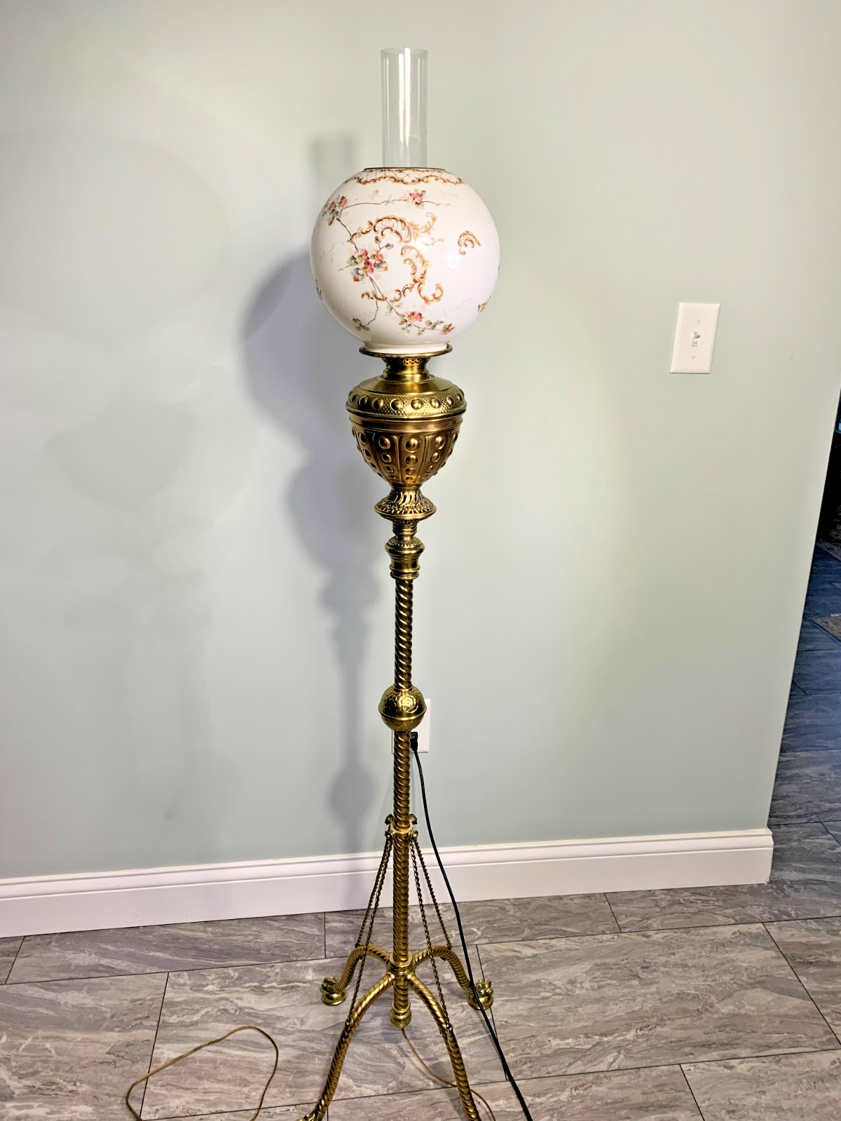 Antique Victorian era, 1887 brass piano lamp Antique Victorian era, 1887 brass piano lamp
