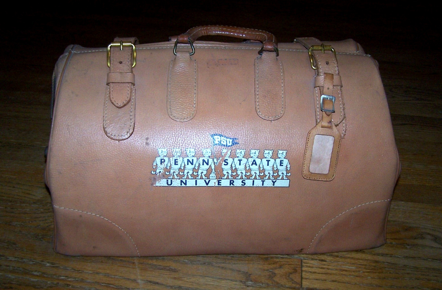 VINTAGE Penn State University leather suitcase / luggage bag w/ emblem, 1950\'s