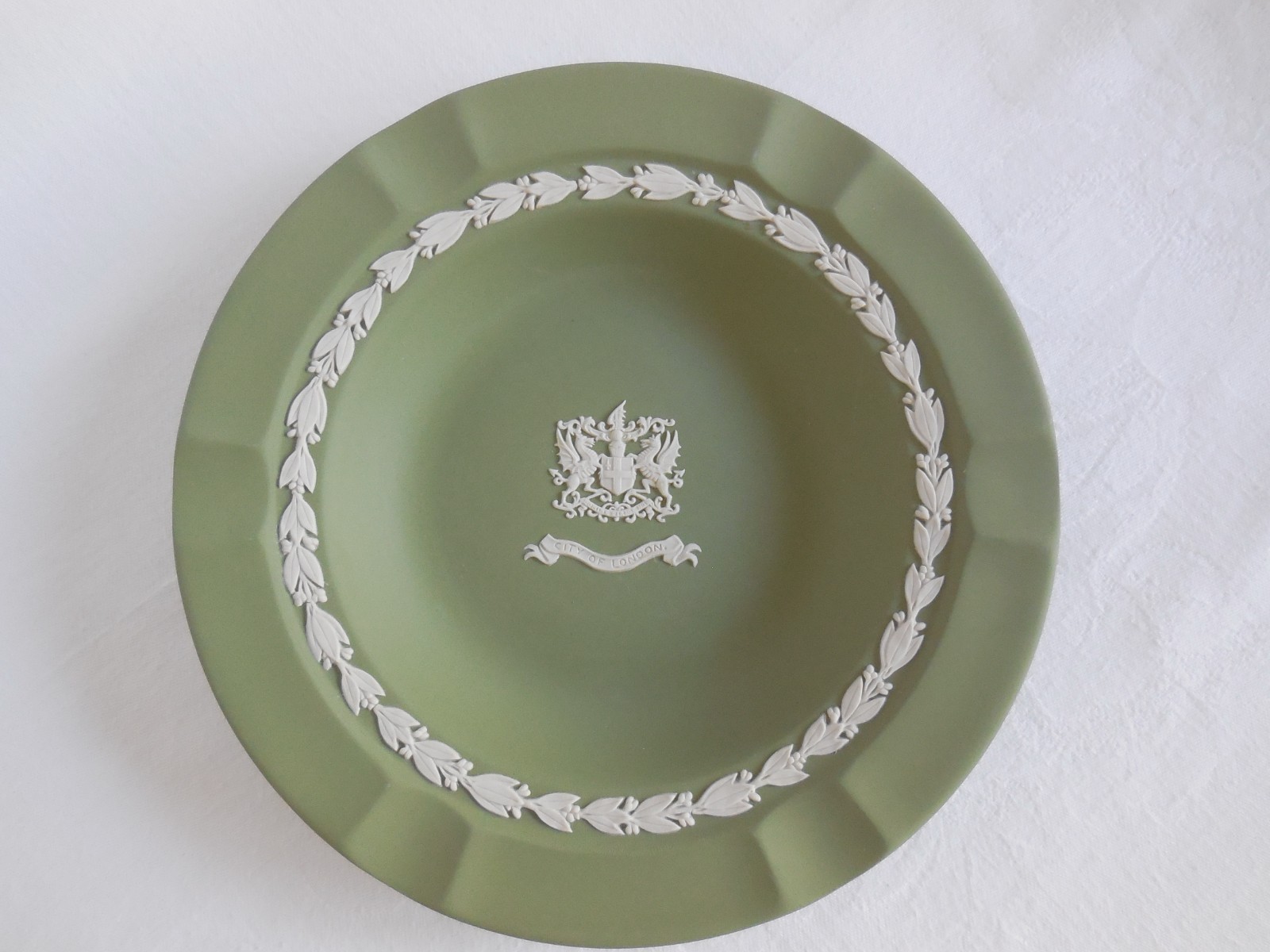 Large 1960s Wedgwood Sage Green Jasperware City Of London 7 Inch Tray