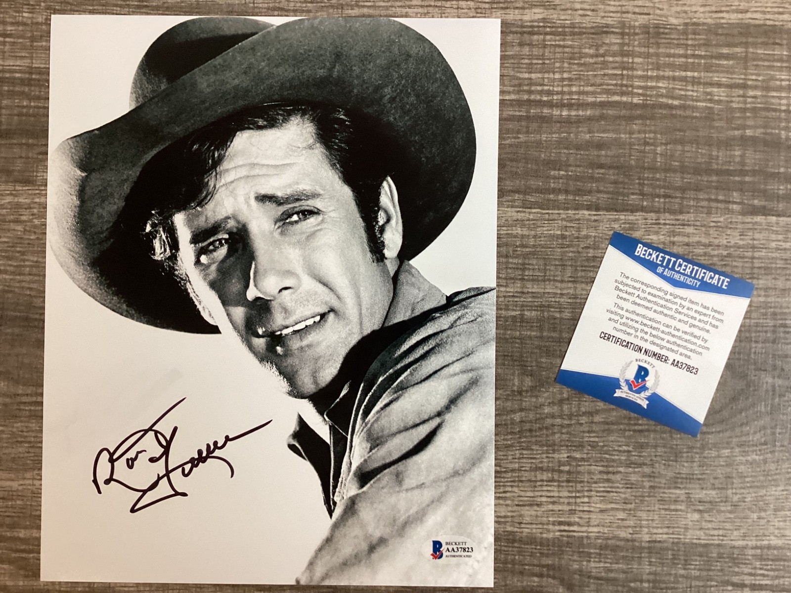 (SSG) ROBERT FULLER Signed 8X10 Cowboy Photo 