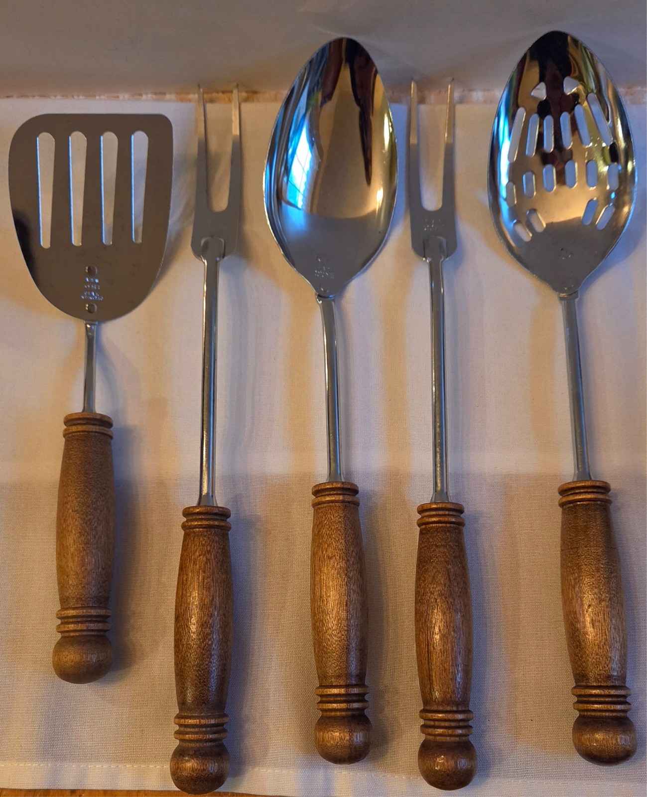 Vintage Mid-Century EKCO 5-Piece Kitchen Utensil Set – Wood Handles, USA Vintage Mid-Century EKCO 5-Piece Kitchen Utensil Set – Wood Handles, USA
