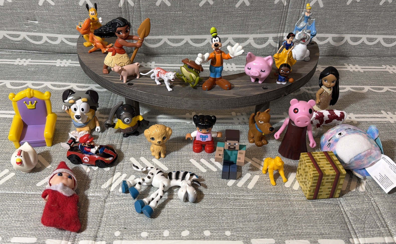 HUGE 29pc Disney Modern & Vintage Mixed Plastic Figure Figurine Vehicle Toy LOT