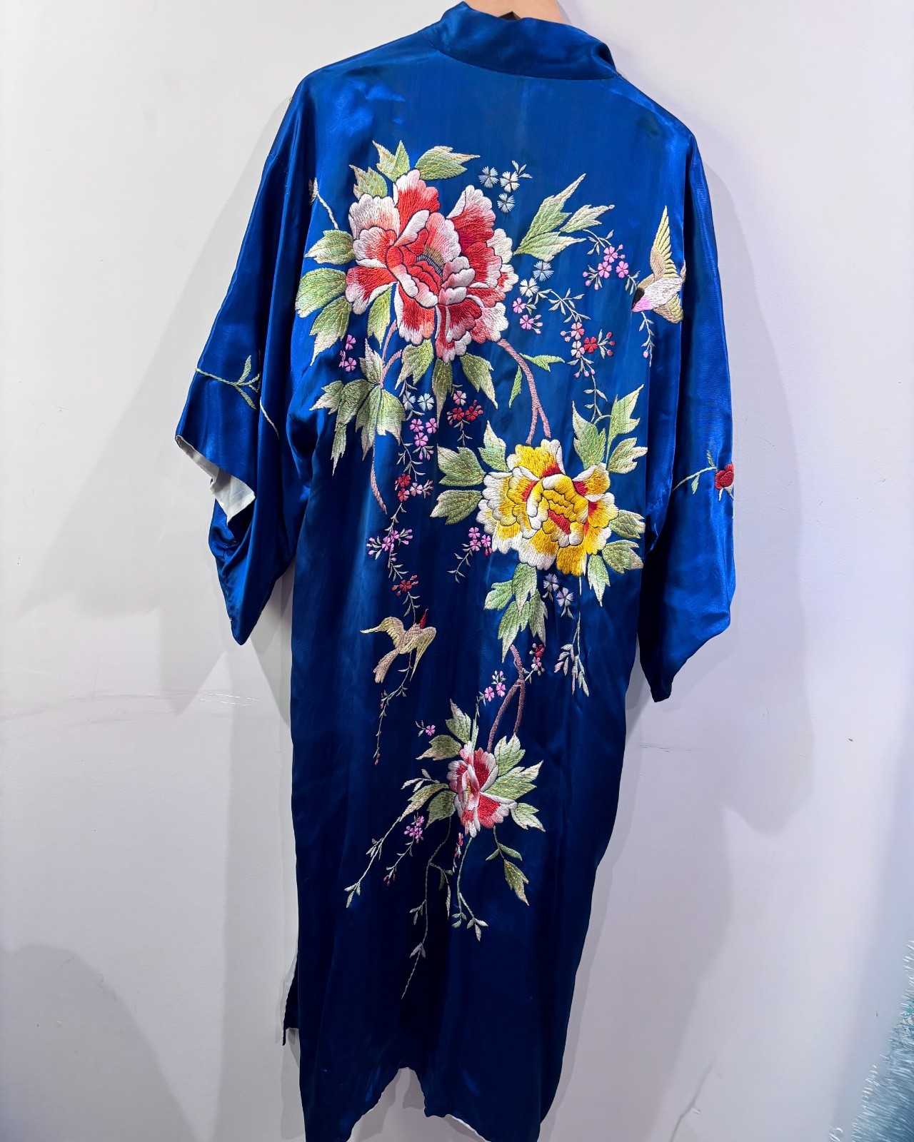 Vintage Kimono, Silk Embroidered, Made in Japan, 1960\'s, Unisex - VG condition Vintage Kimono, Silk Embroidered, Made in Japan, 1960\'s, Unisex - VG condition