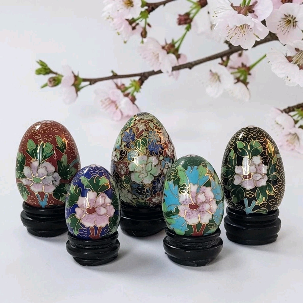 Vintage Chinese Cloisonné Enamel Eggs W/Wooden Stands Floral Motif Set Of 5 EC Vintage Chinese Cloisonné Enamel Eggs W/Wooden Stands Floral Motif Set Of 5 EC