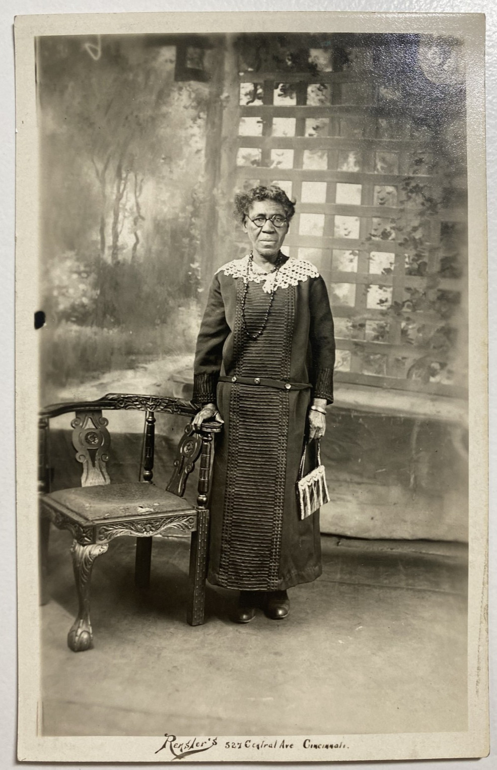 1920s Antique Photo African American Matriarch Woman Beaded Purse Rensler Cincy 1920s Antique Photo African American Matriarch Woman Beaded Purse Rensler Cincy