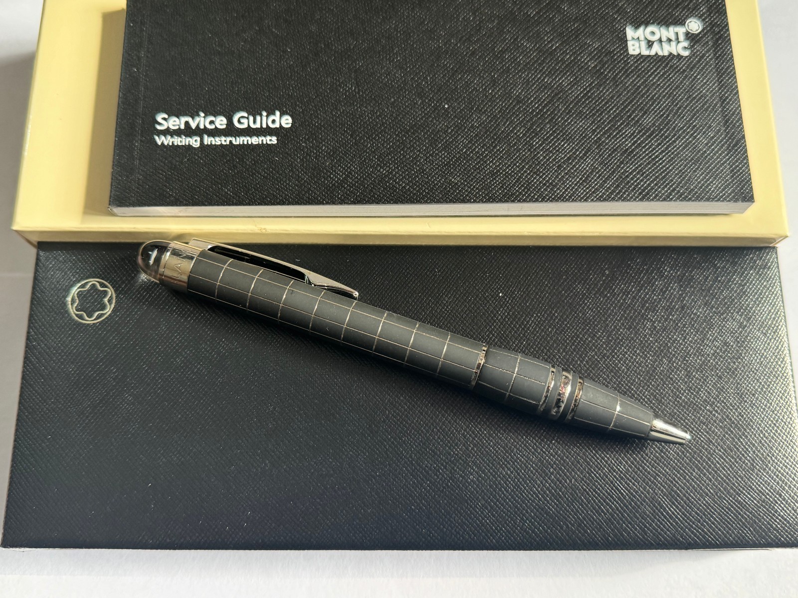 Montblanc Starwalker 25610 Rubber Metal Ballpoint Pen Montblanc Starwalker 25610 Rubber Metal Ballpoint Pen