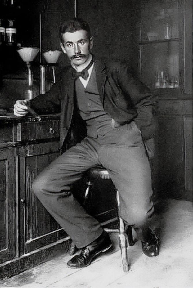 Victorian era man with cigar sitting in a bar gentleman's collection 4x6