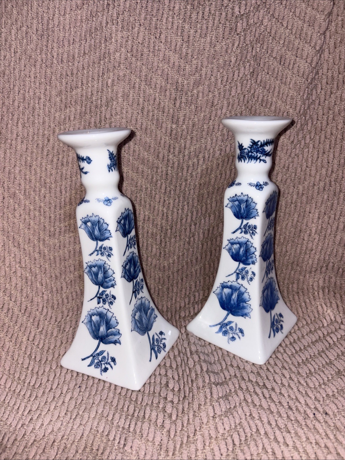Vintage 1995 Winterthur Museum Enesco Blue White Floral Candlesticks Pair