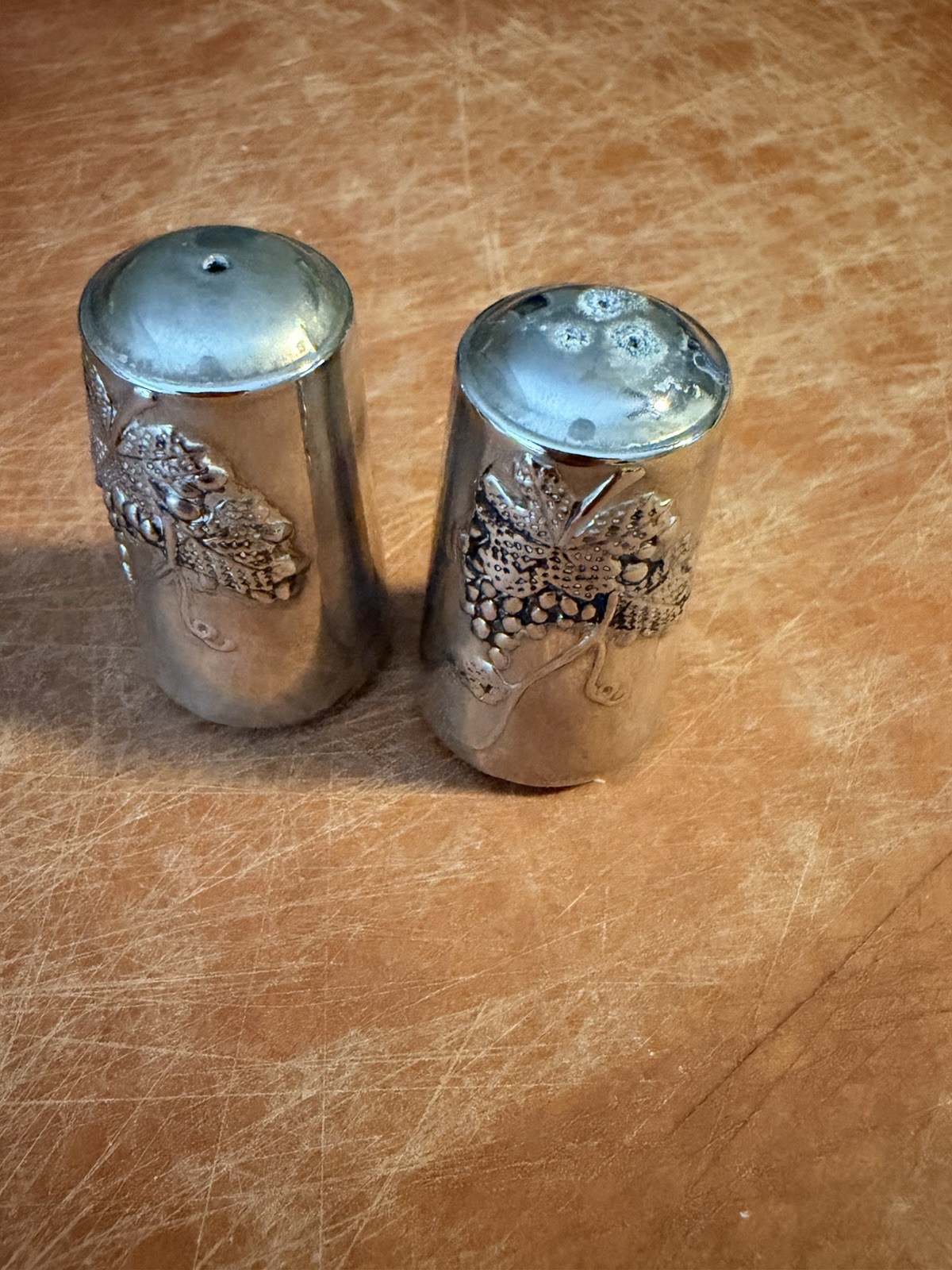 Vintage Godinger Silver Grapevine Salt and Pepper Shakers Set with Caddy Tray