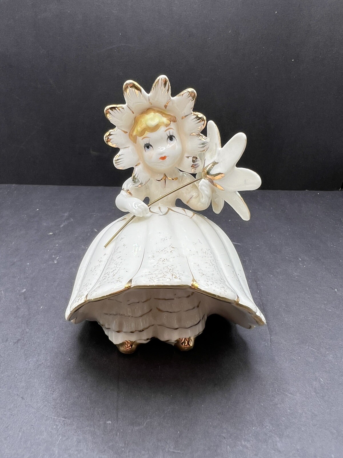 Vintage Lefton Daisy Bloomer Flower Girl Figurine Holding Daisy Flower Japan