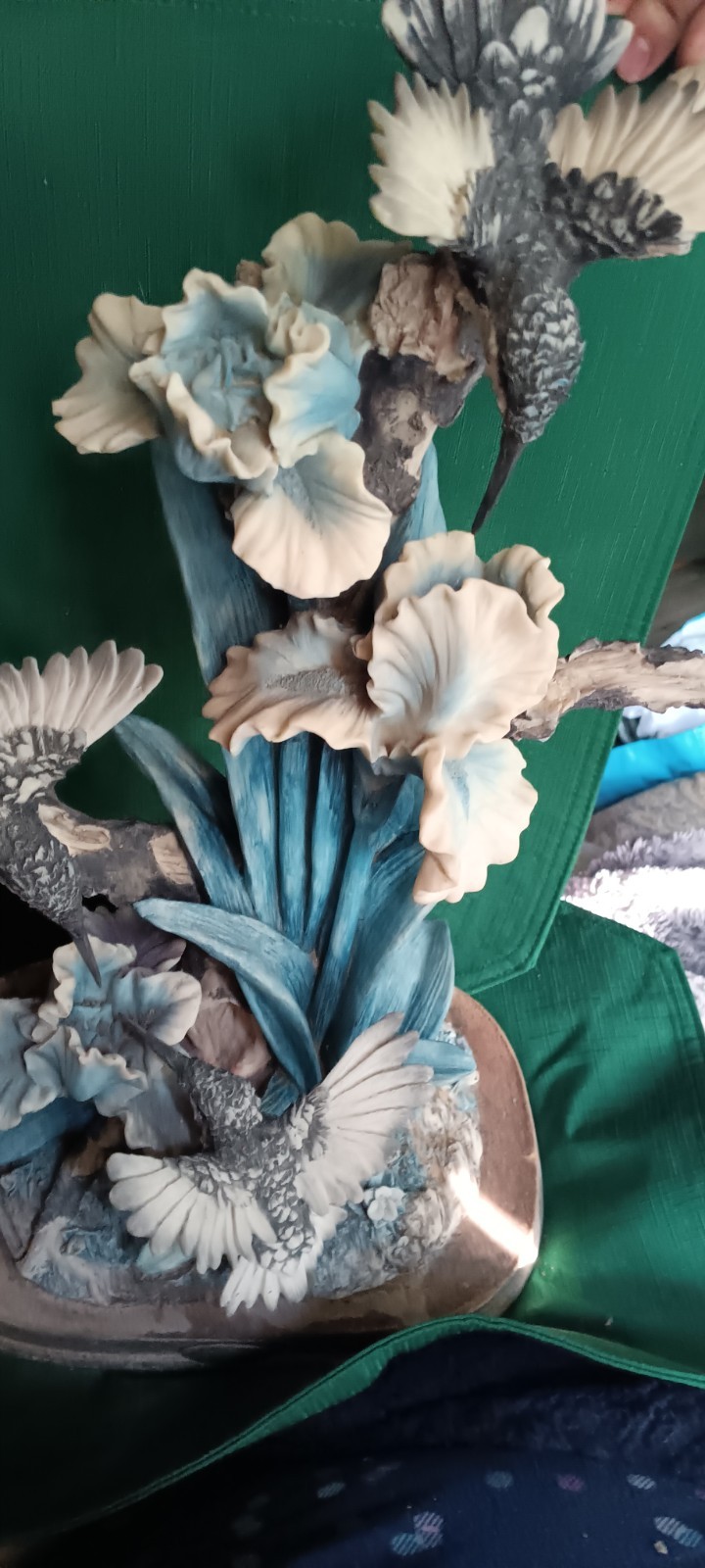 Montefiore Hummingbird Resin Figurine Flowers Collectible Sculpture