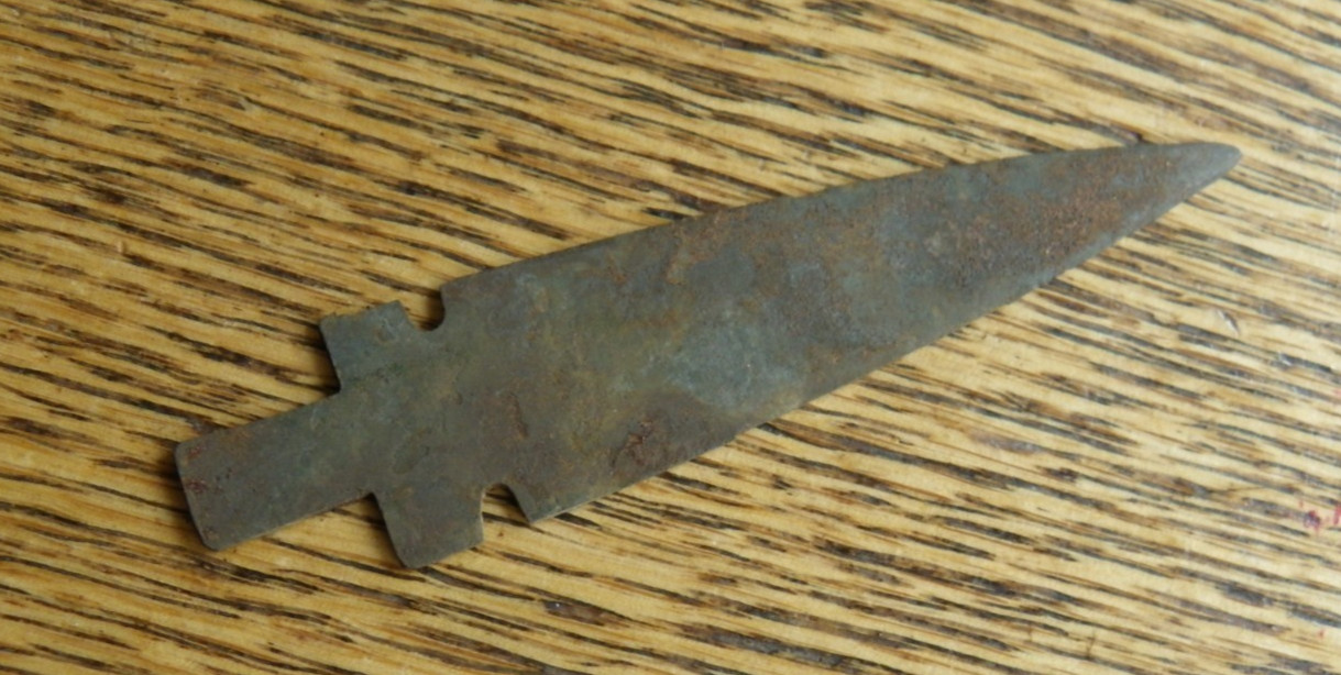 NATIVE AMERICAN PLAINS INDIAN METAL IRON TRADE ARROWHEAD SPEAR POINT
