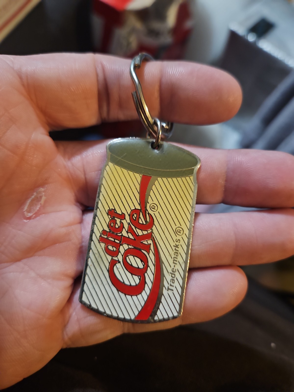 VINTAGE 1991 METAL DIET COKE CAN KEY CHAIN 3.5”
