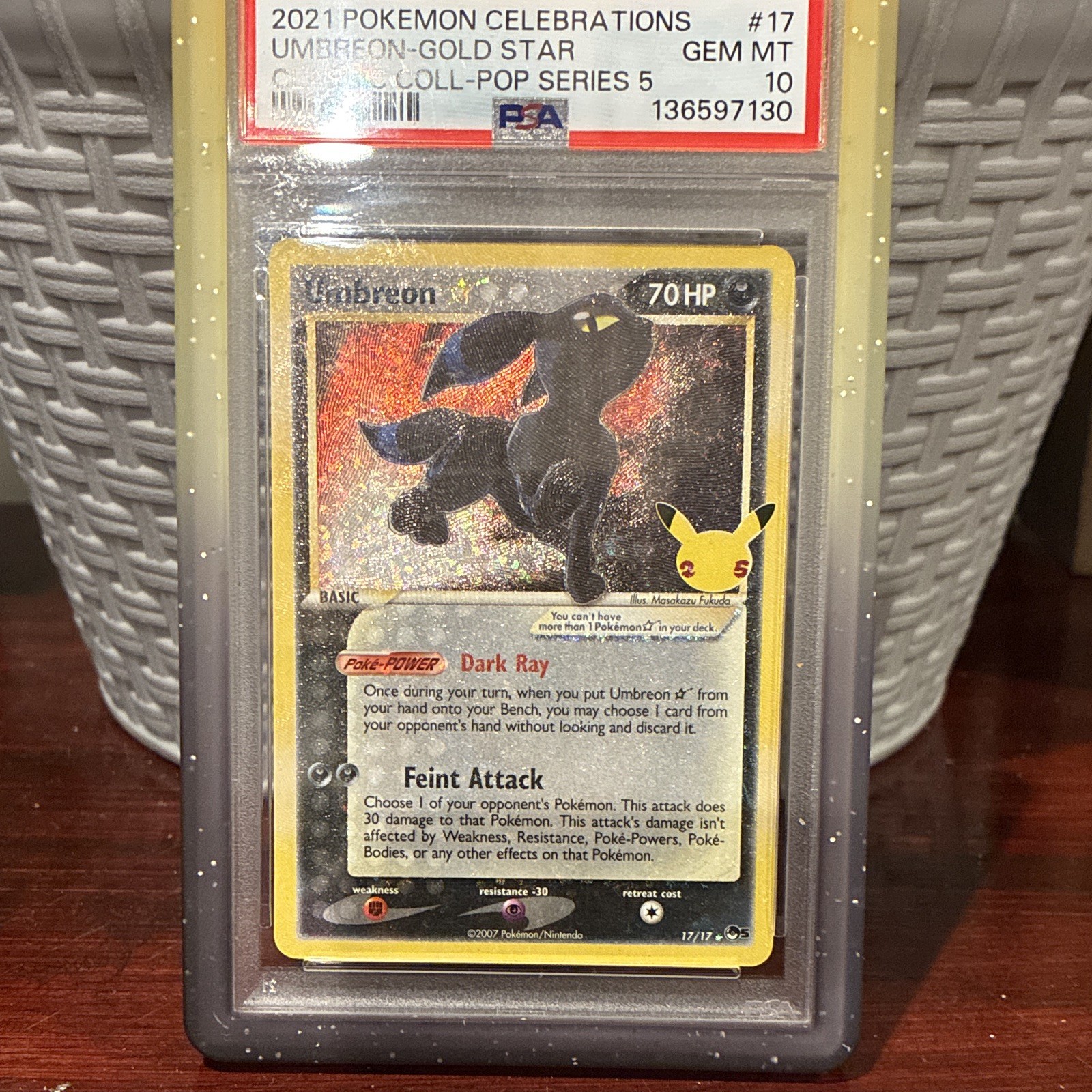 Pokémon 2021 Celebrations Umbreon Gold Star 17/17 PSA 10 Cert 136597130