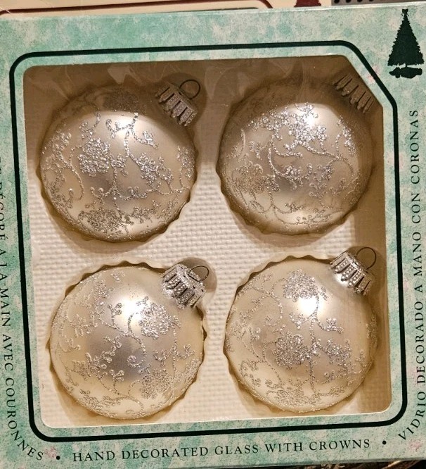 Lot Of 4 Vintage Christmas Krebs  White Silver Glitter Floral Glass Ornaments 