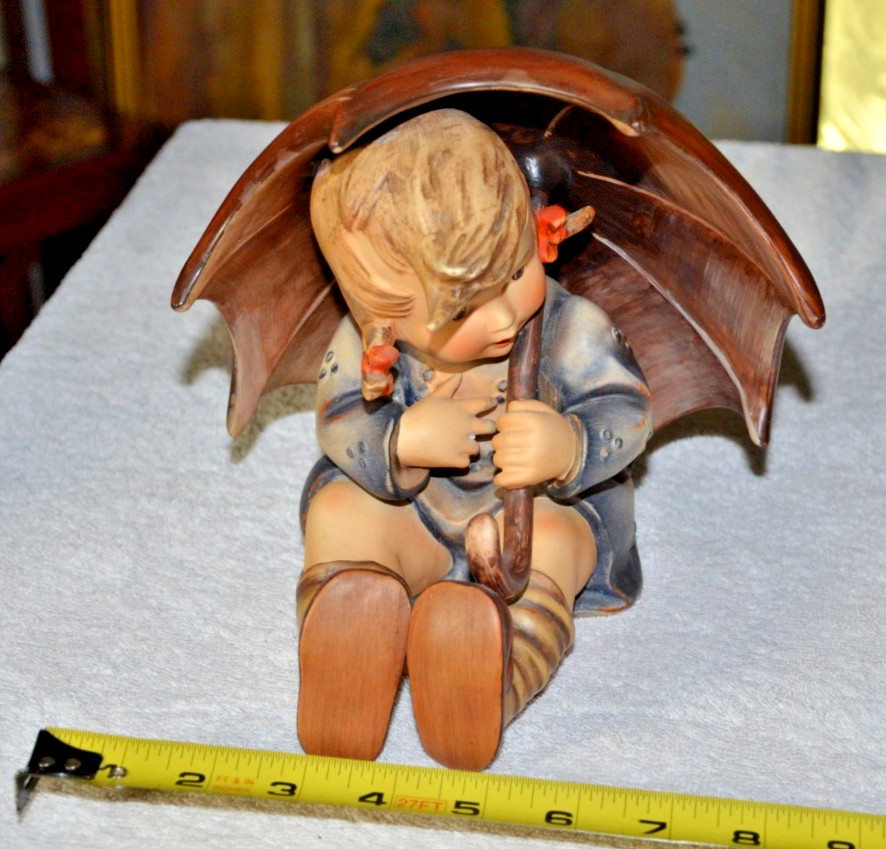 Goebel Hummel Umbrella Girl 152B TMK3 8in Figurine Vintage W Germany Colors EUC