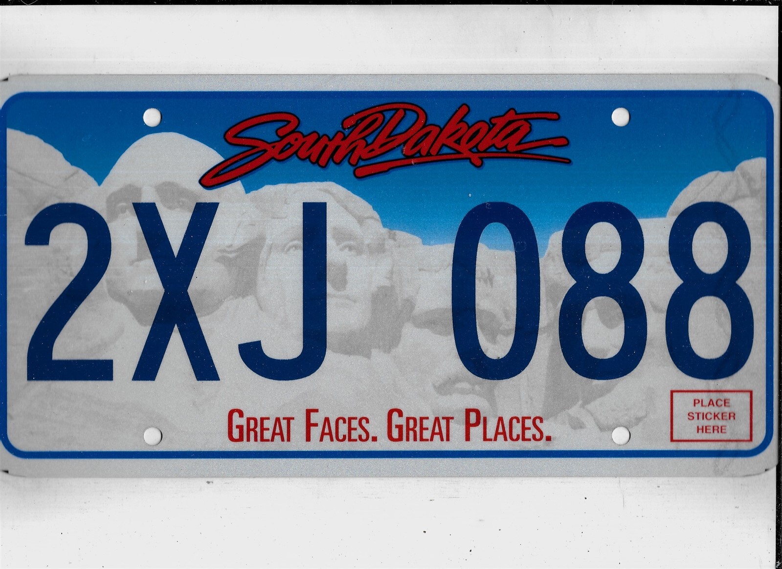 EXPIRED SOUTH DAKOTA *MOUNT RUSHMORE* LICENSE PLATE RANDOM LETTERS/NUMBERS MINT
