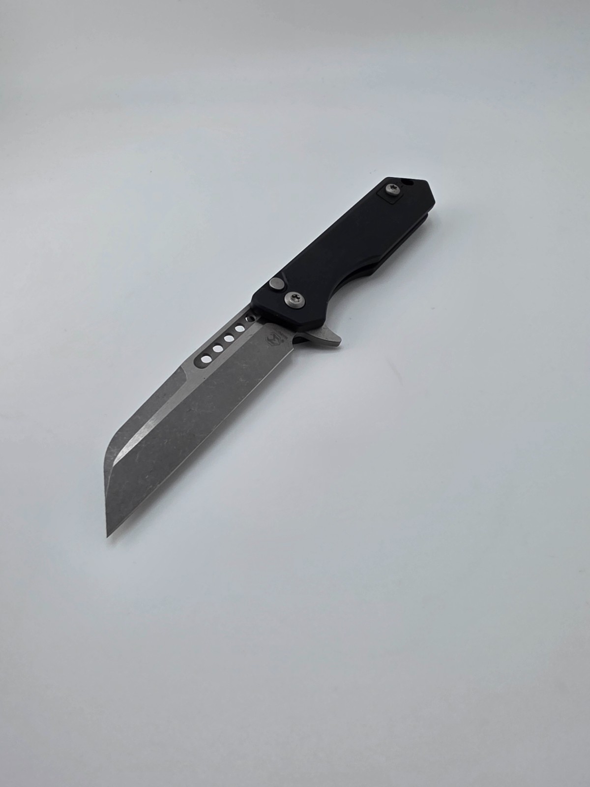 HERETIC KNIVES JINN MANUAL BATTLEWORN W/ BLACK CHASSIS