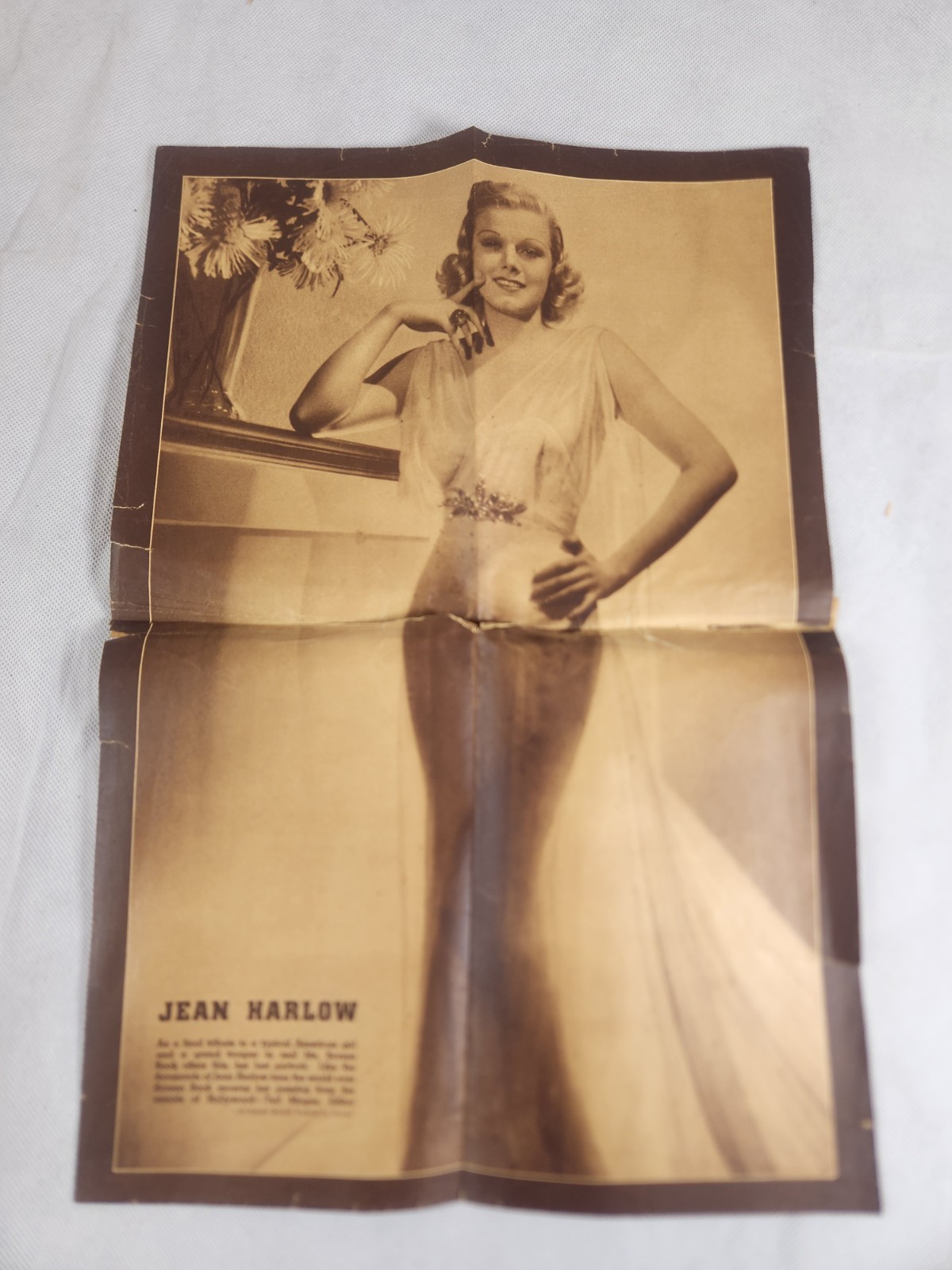actress Jean Harlow wearing her iconic gown from the 1933 film Dinner at Eight. actress Jean Harlow wearing her iconic gown from the 1933 film Dinner at Eight.