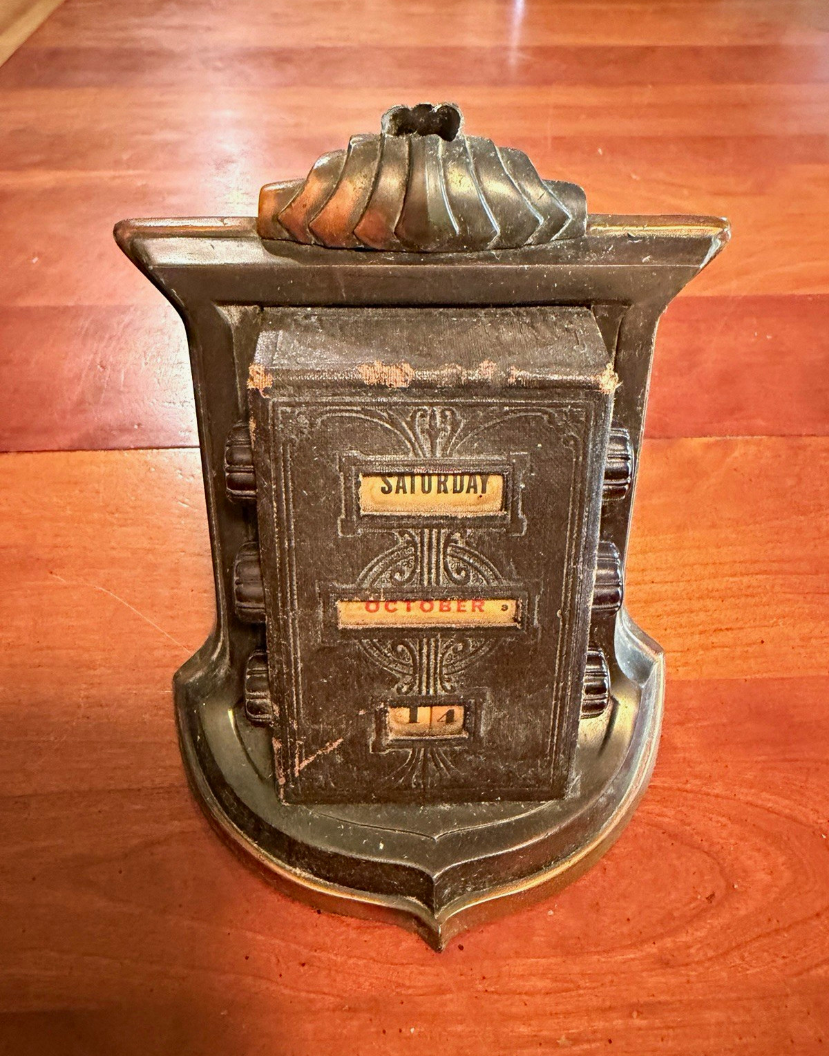 Vintage Metal Perpetual Desk Calendar Art Deco Style w/ Date & Month Dials