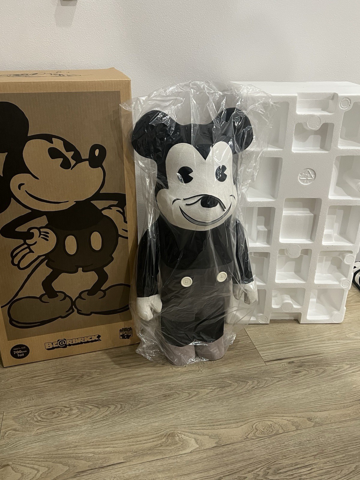 Medicom BE@RBRICK Mickey Mouse Vintage Ver. Black & White 1000% Bearbrick Figure