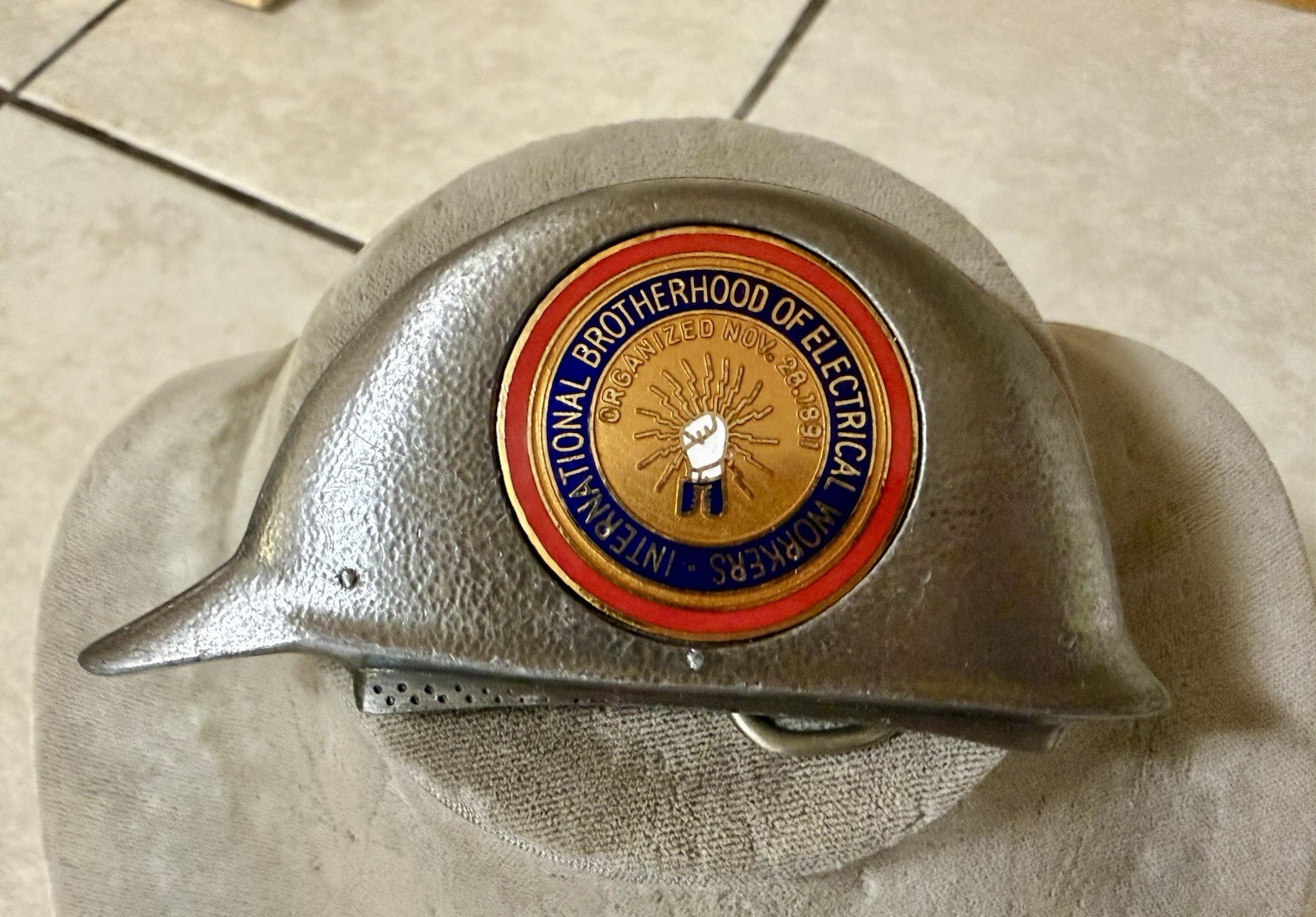 Rare IBEW International Brotherhood Of Electrical Workers Belt Buckle Hard Hat