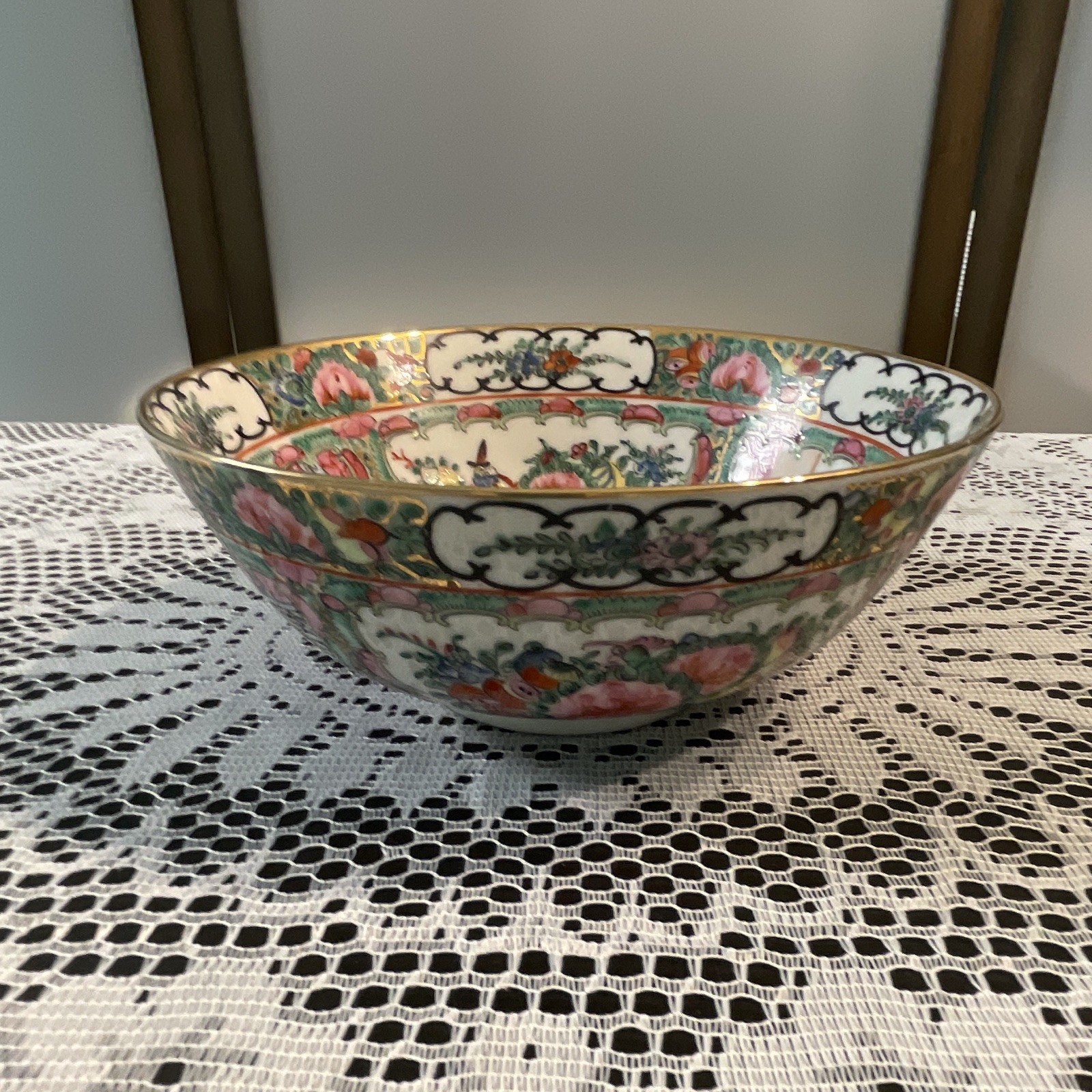 This is a Chinese export porcelain bowl featuring a traditional Rose Medallion This is a Chinese export porcelain bowl featuring a traditional Rose Medallion