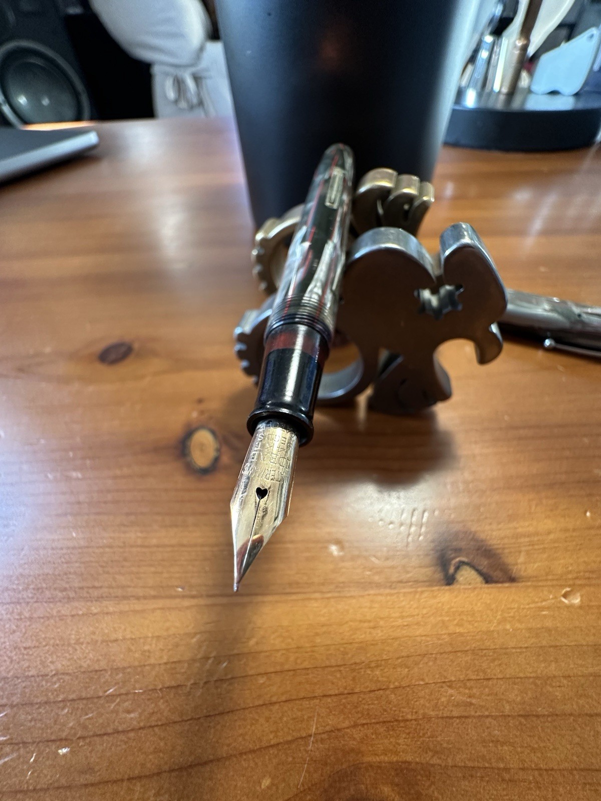 Vintage Waterman 32A Fountain Pen In Gray/Red Striated Lines 14k Gold Nib￼