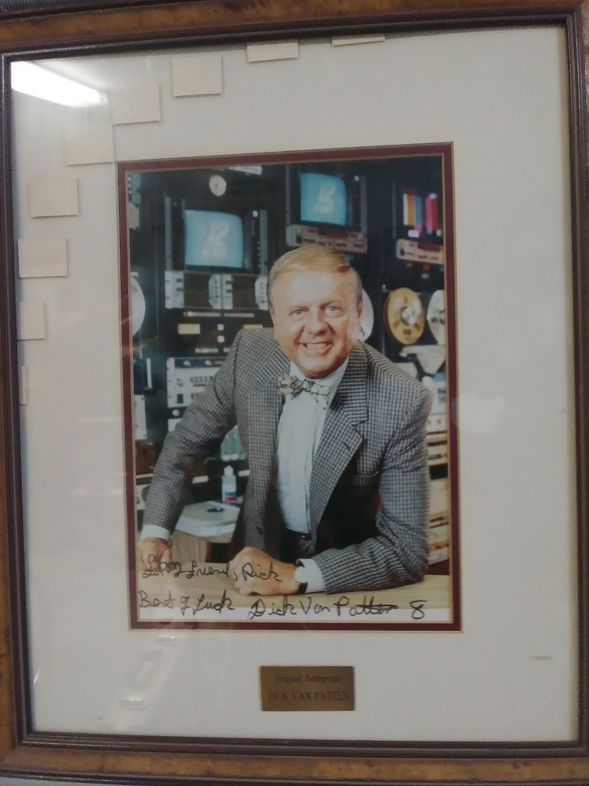 2007 AMERICEN DICK VAN PATTEN 8 STARS SIGNATURE FRAMED RARE COLLECTABLE 2007 AMERICEN DICK VAN PATTEN 8 STARS SIGNATURE FRAMED RARE COLLECTABLE
