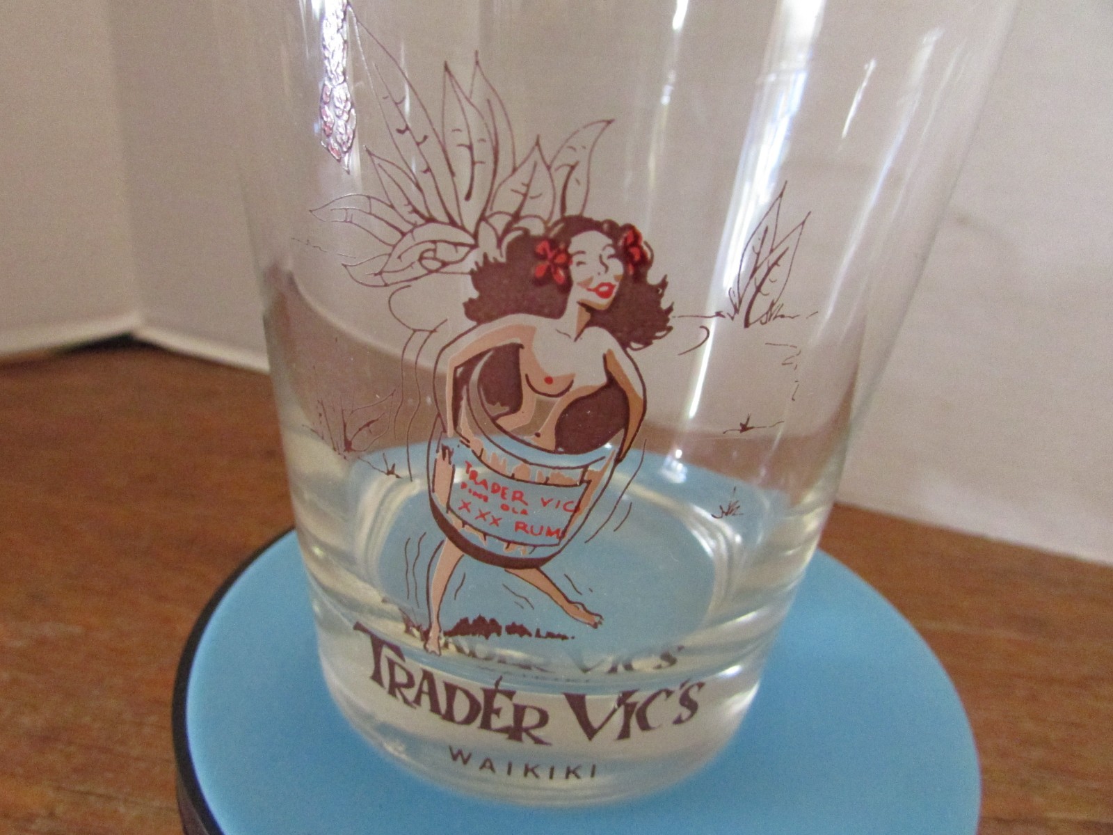 Vintage 70s TRADER VIC'S Waikiki RISQUE' Lady WHISKEY Glass LIBBEY Script L Mark