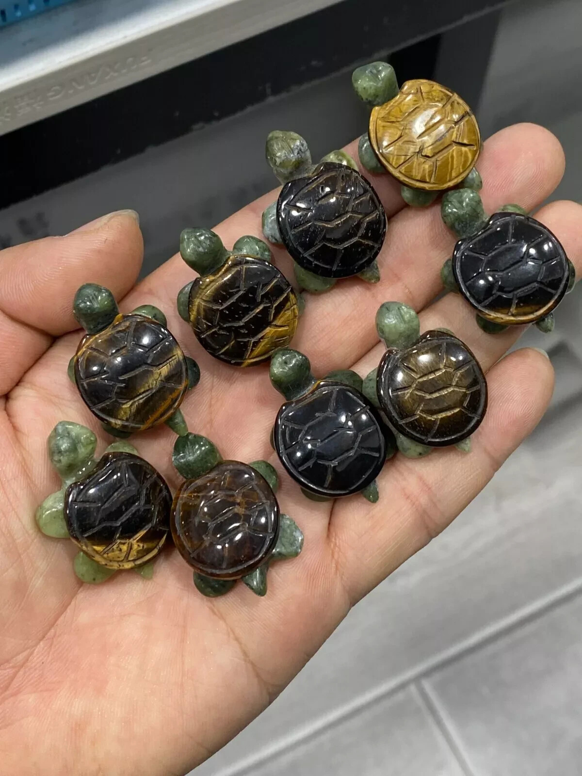 100pc Natural Tiger\'s eye Crystal Quartz Carved Crystal Sea turtle reiki Random