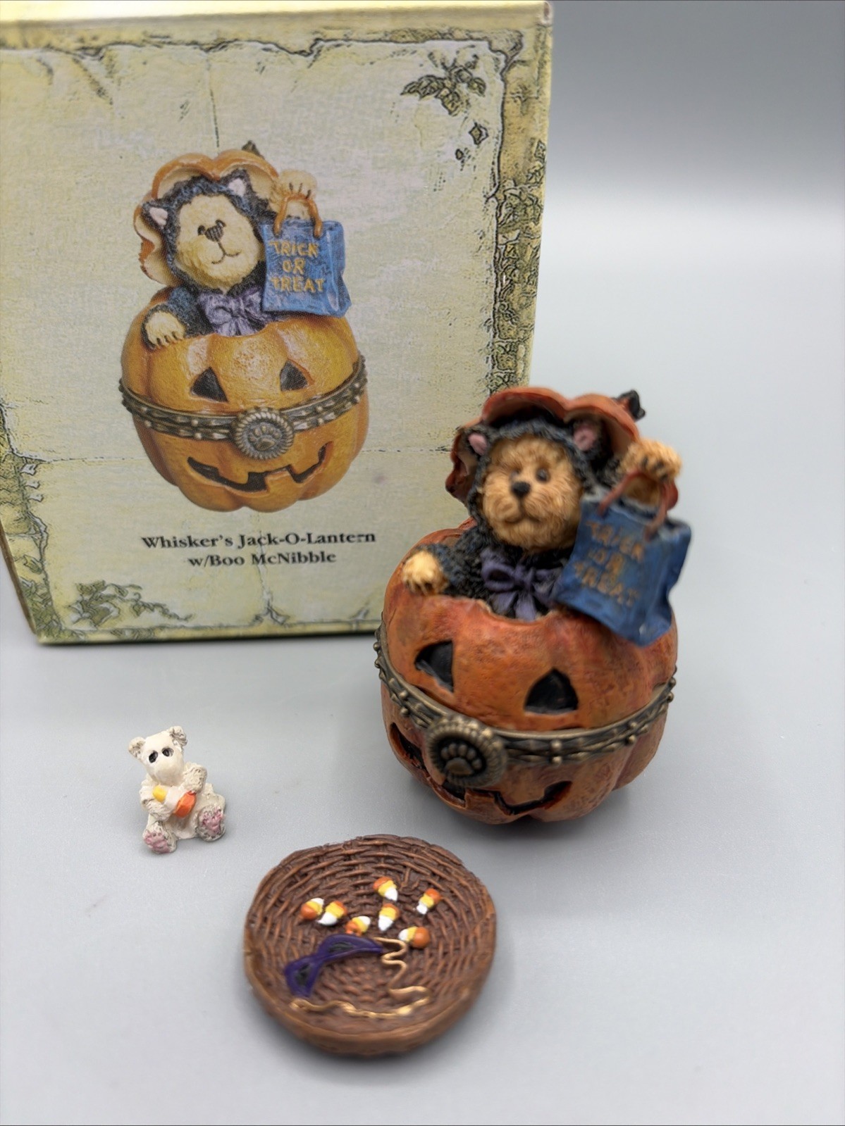 2007 Boyds Bears Treasure Box Exclusive Whisker\'s Jack-O-Lantern w/Boo McNibbles