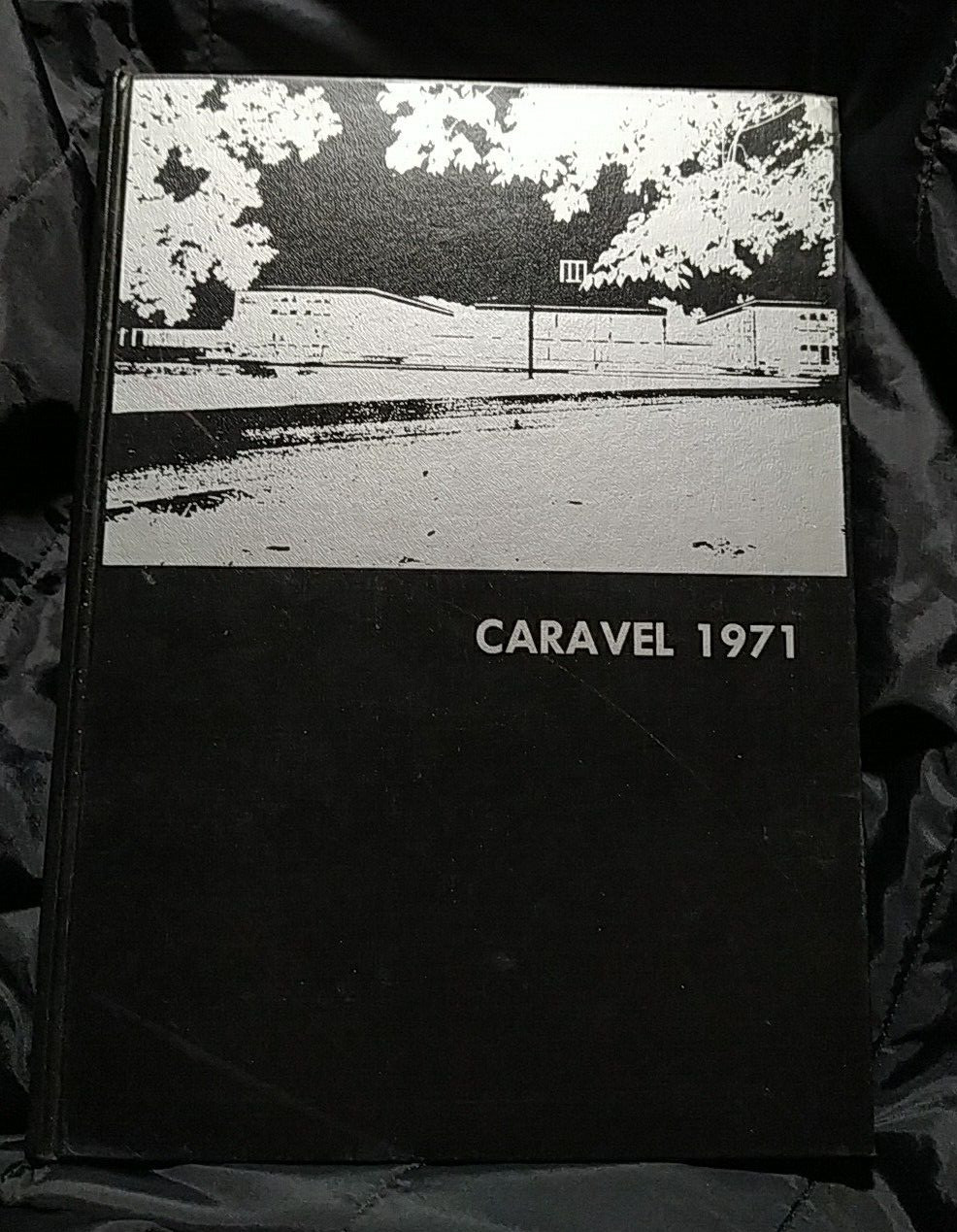 YEARBOOK THE COLUMBUS ACADEMY CARAVEL GAHANNA/COLUMBUS OHIO HISTORY 1971 AS-IS.