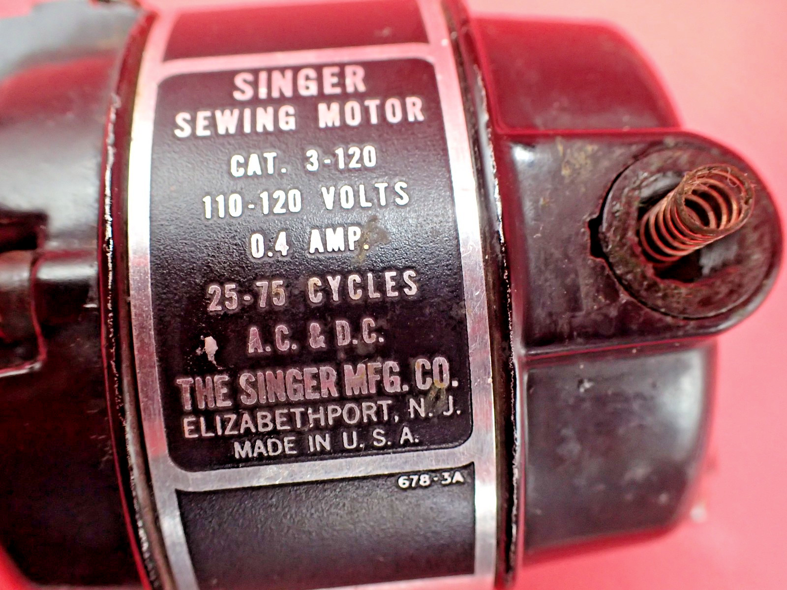 1951 Vintage Singer 221 FEATHERWEIGHT Sewing Machine CAT 3-120 Motor TESTED 1951 Vintage Singer 221 FEATHERWEIGHT Sewing Machine CAT 3-120 Motor TESTED