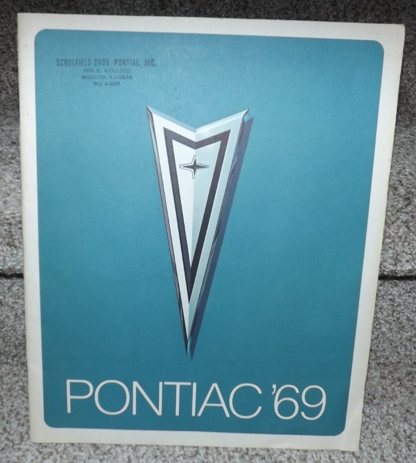 PONTIAC \'69-PONTIAC DEALERSHIP VEHICLES 1969 BOOKLET-52 COLOR PAGES-10 1/2\