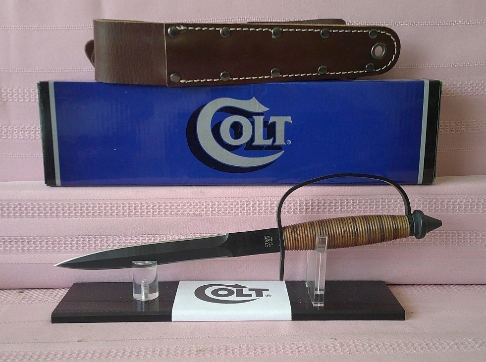 NIB Stunning & Rare Colt V-42 Devils Brigade Fixed Blade D Guard Knife & Sheath