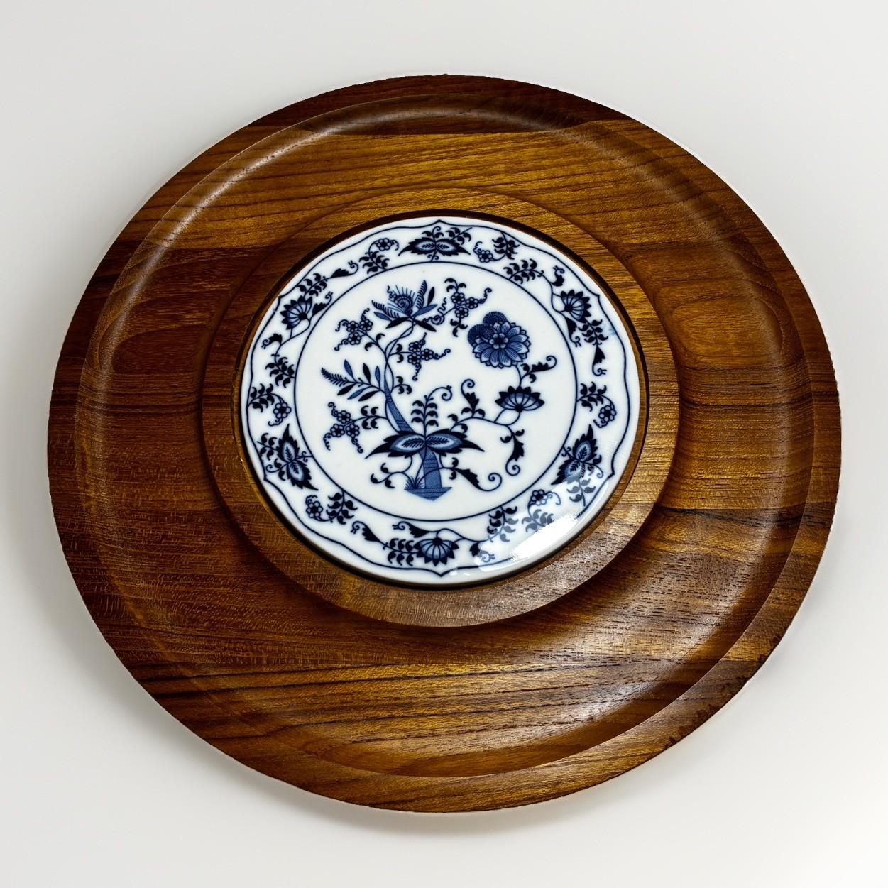 Vintage Blue Danube Onion Dolphin Teakwood Round Cheese Serving Tray 11\