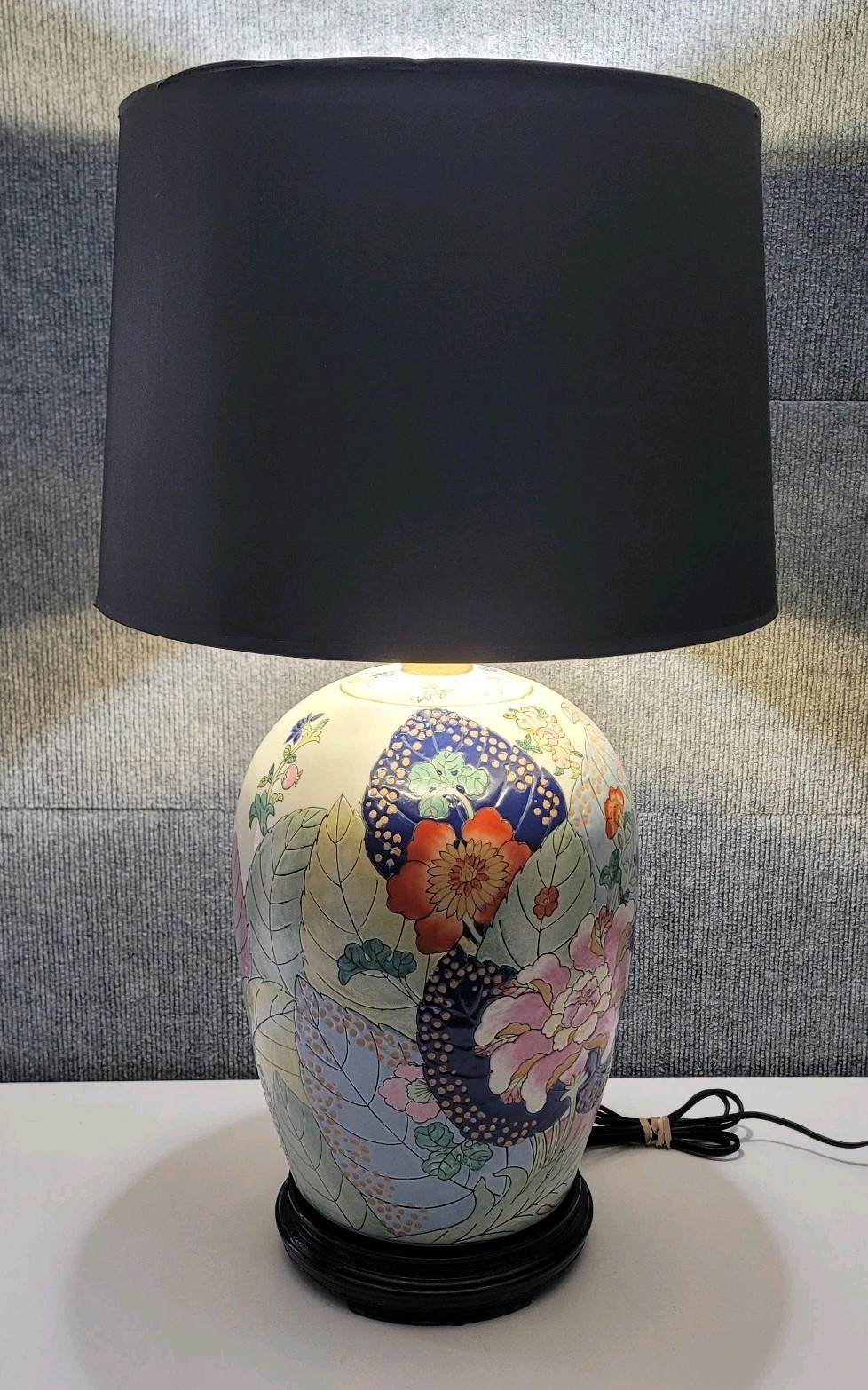 VTG Chinese Tobacco Leaf Chinoiserie Ceramic Table Lamp VTG Chinese Tobacco Leaf Chinoiserie Ceramic Table Lamp