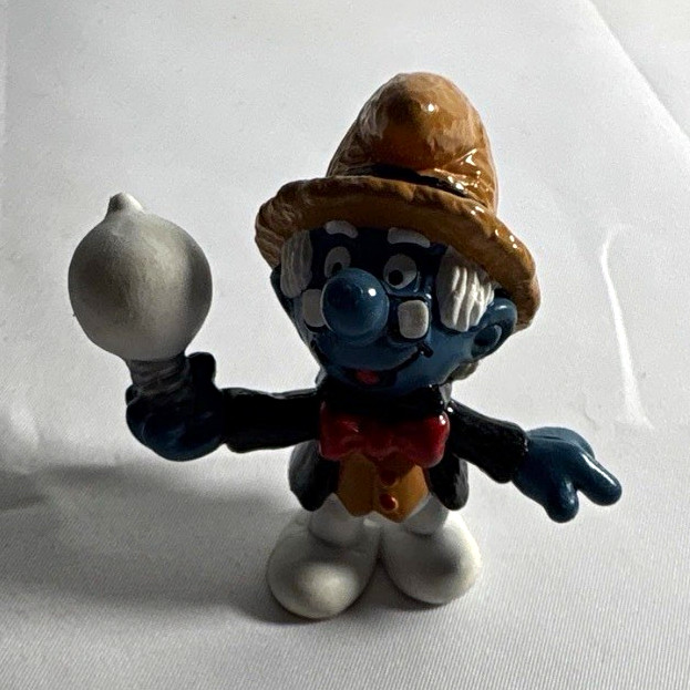 The Smurfs Smurf Plastic Figurine Lot of 4 Cartoon & TV Character Figures