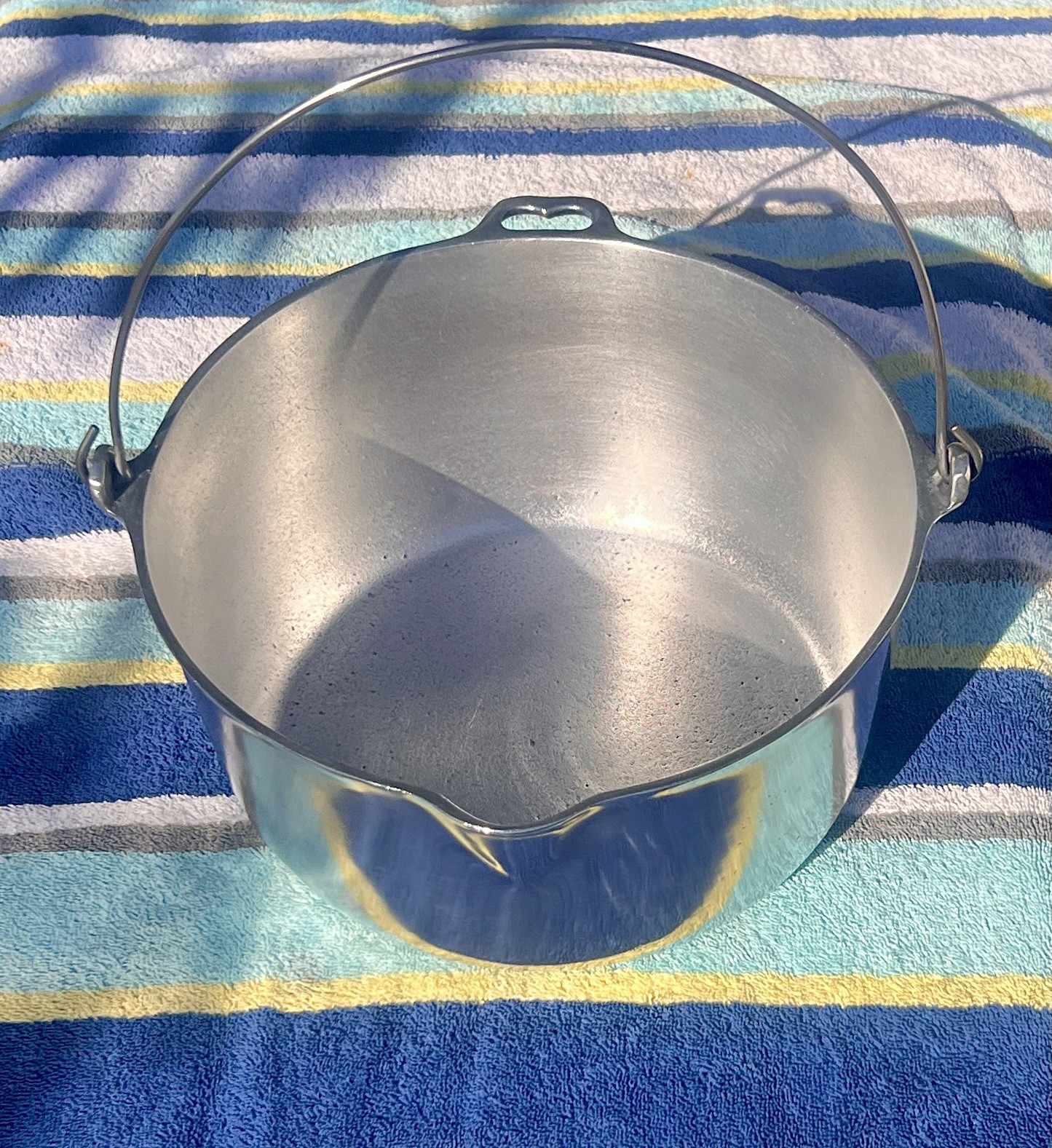 RARE • Wagner Sidney O • 8 Qt Aluminum Kettle w/spout — Manufactured 1894 - 1926