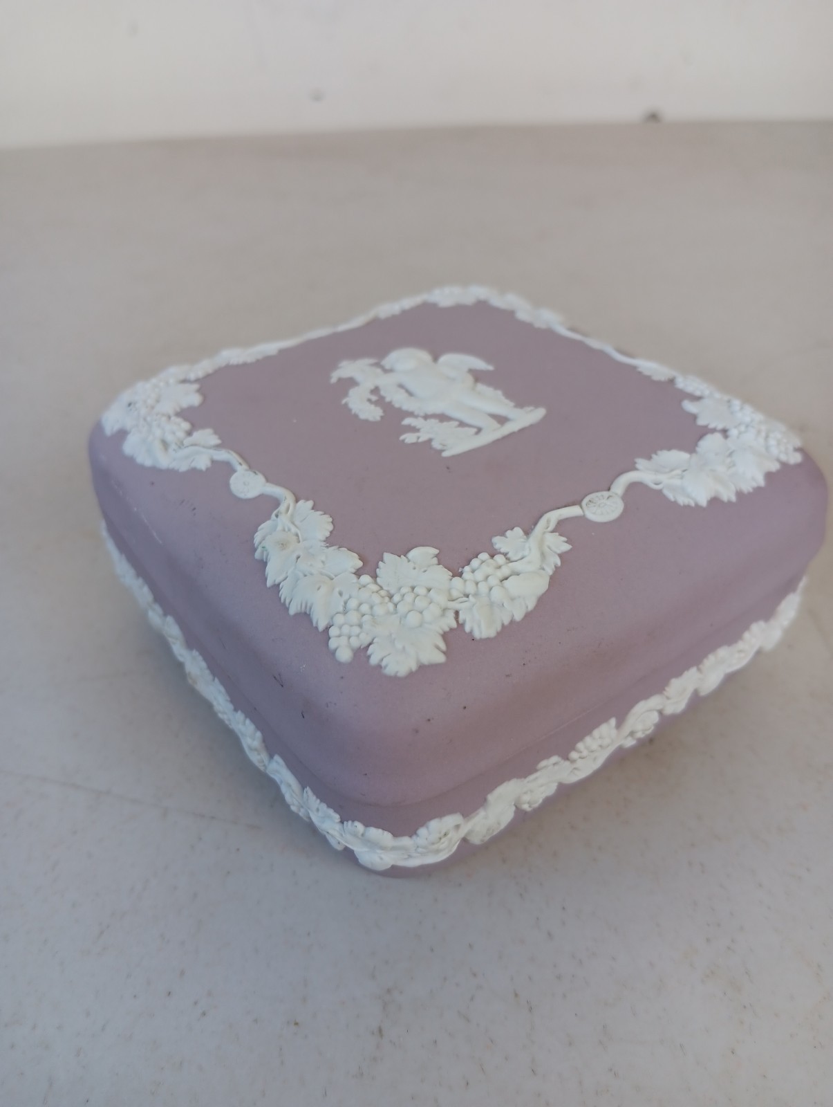 Vintage Wedgwood Lavender Lilac Jasperware Cupid Cherub Trinket Box