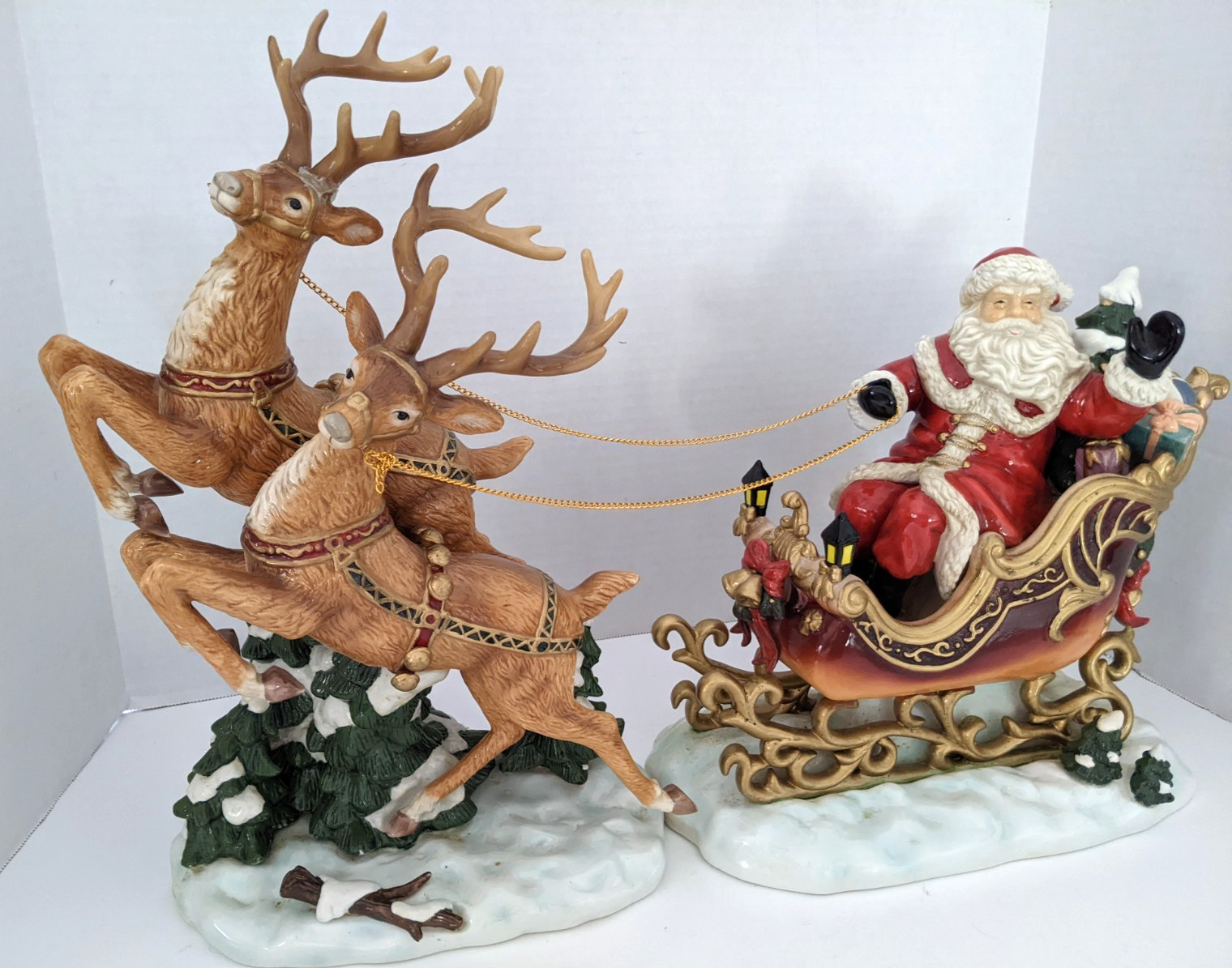 Grandeur Noel Porcelain Santa In Sleigh & Reindeer Set Collector\'s Ed 2003. READ Grandeur Noel Porcelain Santa In Sleigh & Reindeer Set Collector\'s Ed 2003. READ