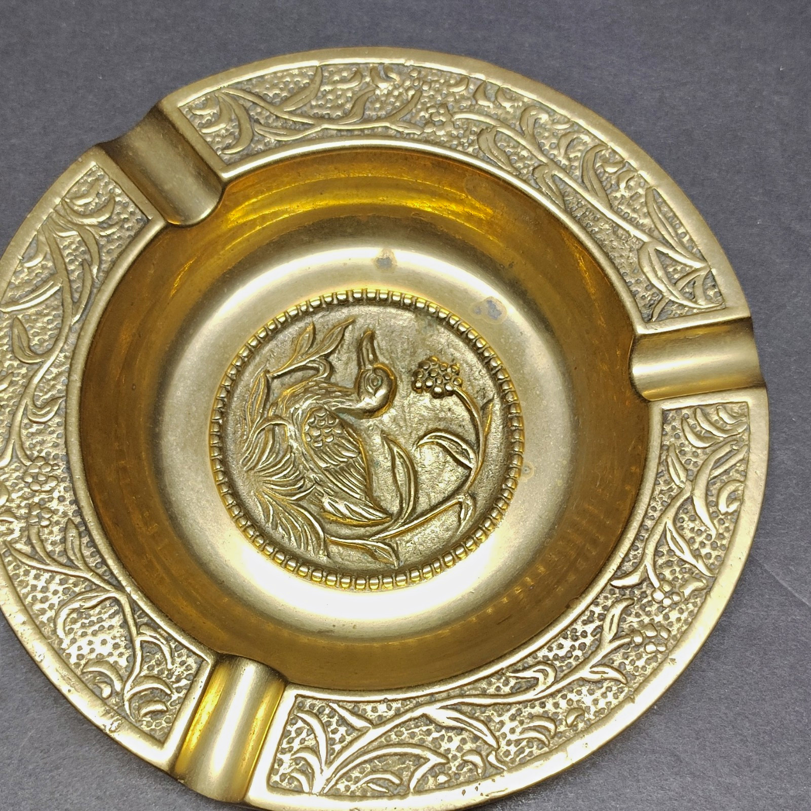 Brass Antique Round Metal Cigarette Ashtray, Bird Motif Center Medallion Design Brass Antique Round Metal Cigarette Ashtray, Bird Motif Center Medallion Design