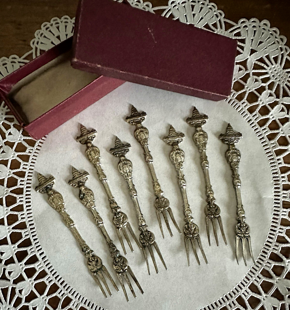 8 Vtg. Woodward & Lothrop pickle forks Souvenir Capitol Building Washington D.C. 8 Vtg. Woodward & Lothrop pickle forks Souvenir Capitol Building Washington D.C.