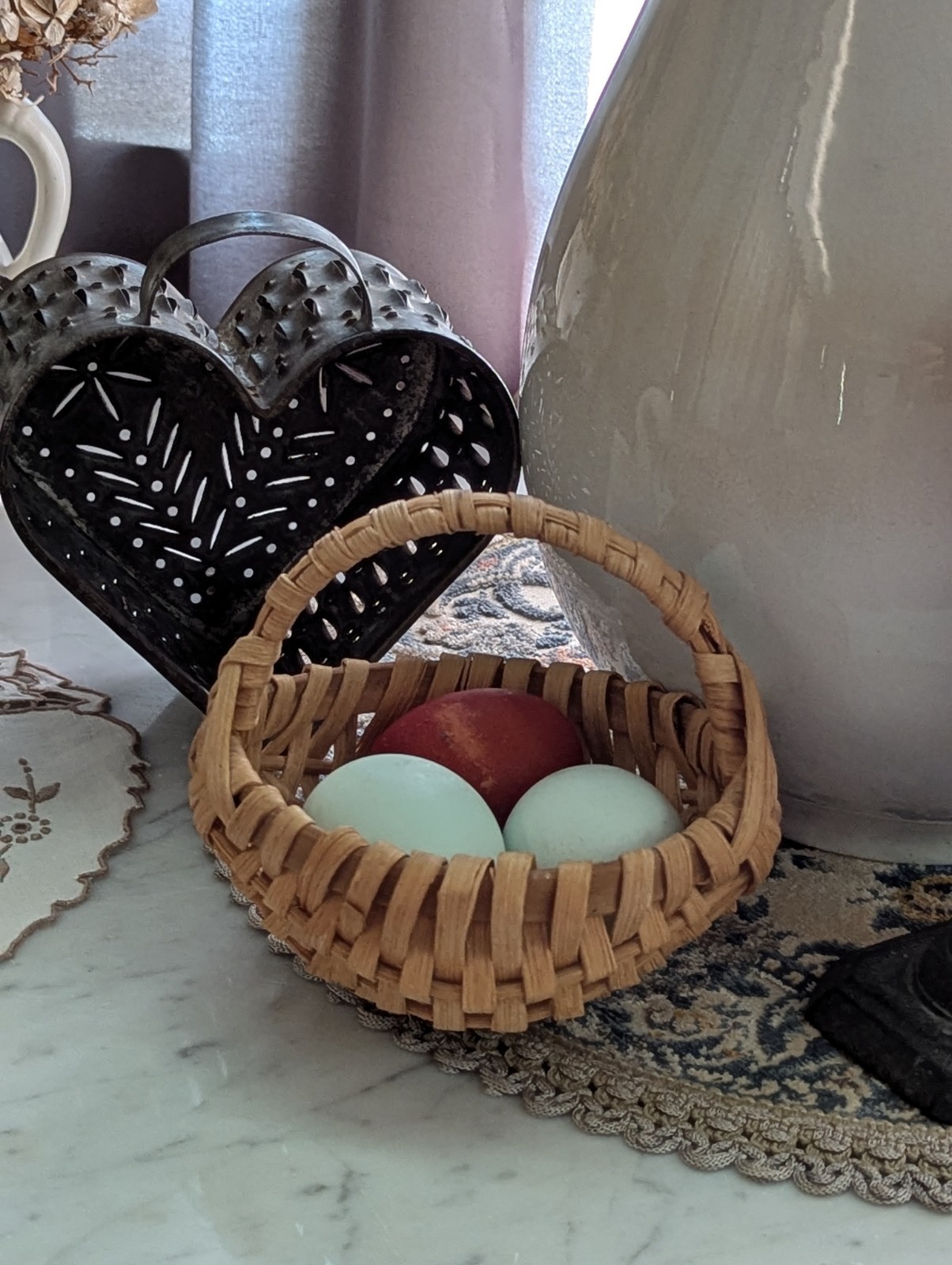 Vintage Miniature Amish Hand Made Melon / Buttocks Basket with God\'s Eye Ends